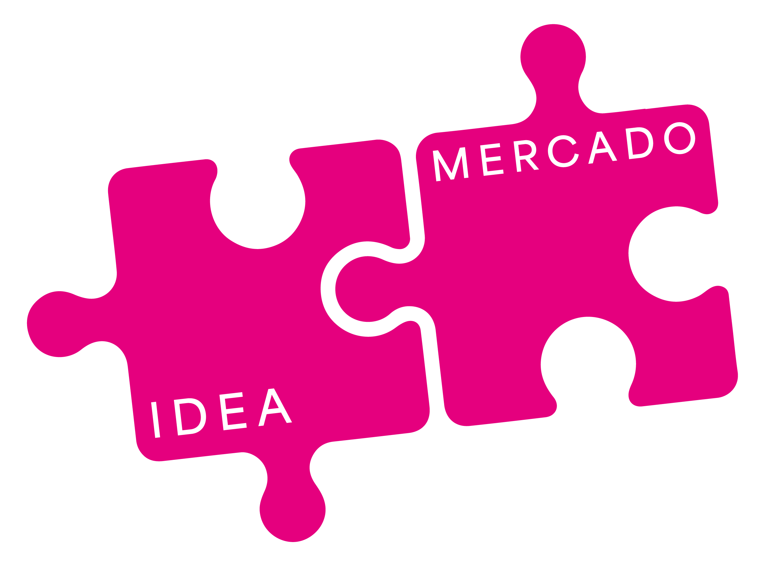 Mano sosteniendo piezas de puzzle